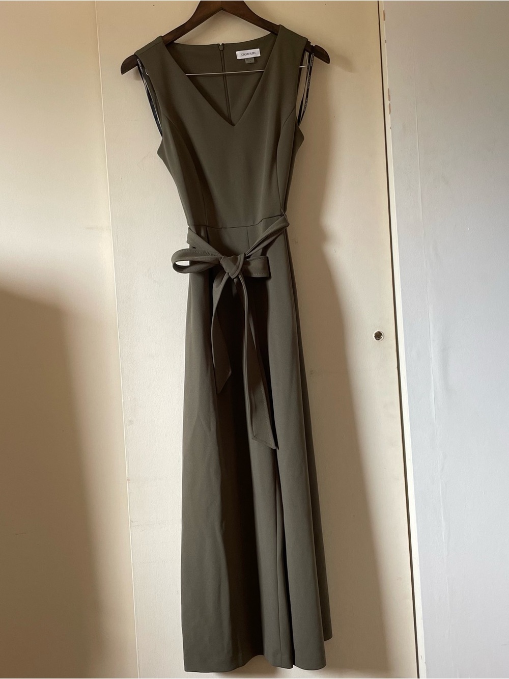 Sleeveless V-Neck Olive jumpsuit with Waist Tie